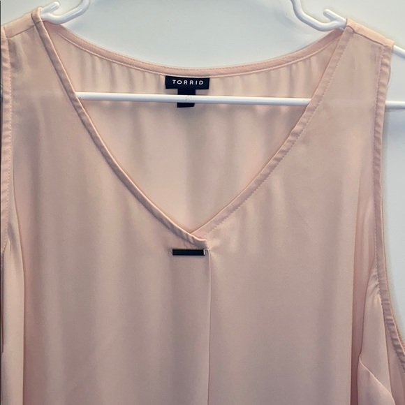 Like new, size 2 torrid blouse - Picture 3 of 10